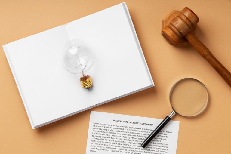 Marketing Jurídico: La Guía Definitiva para Abogados que Quieren Atraer Clientes en 2025